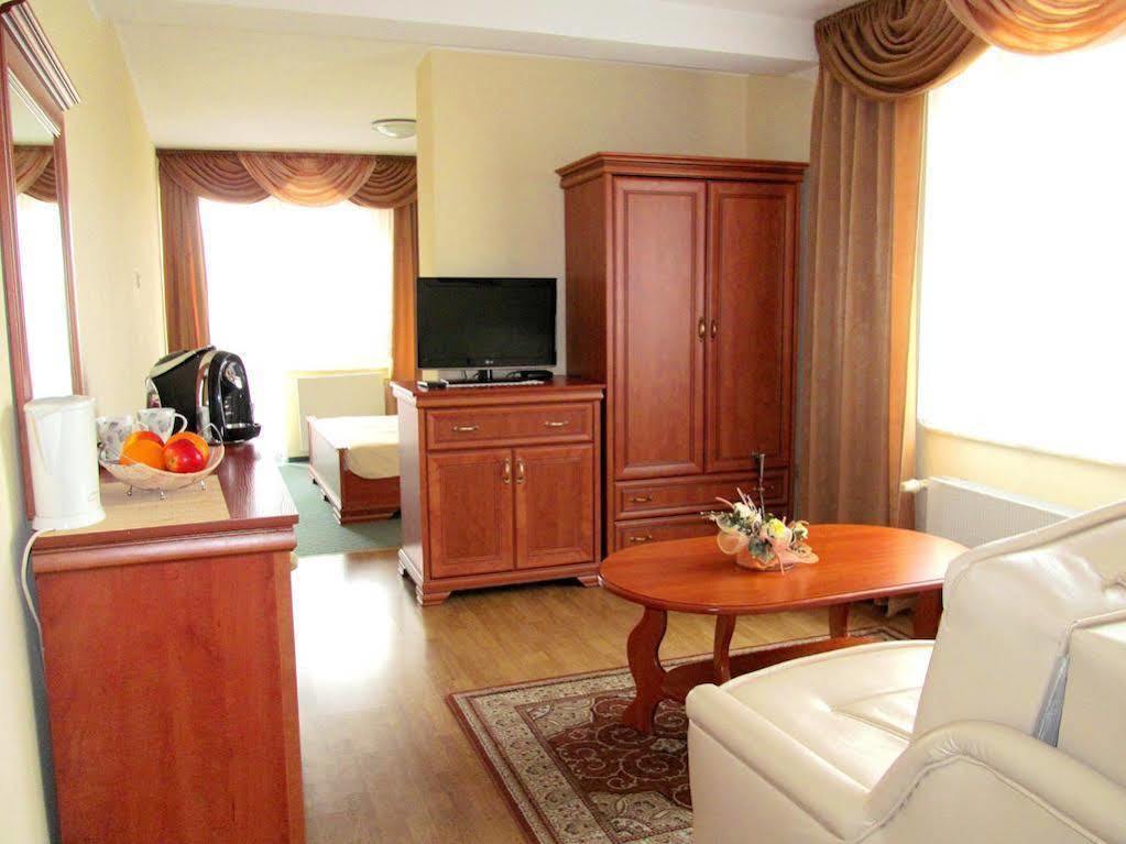 Rades Bed & Breakfast Wladyslawowo Bagian luar foto