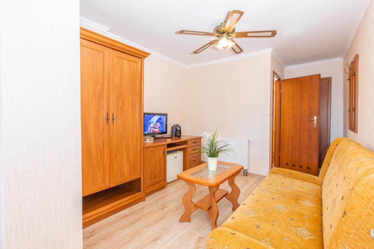 Rades Bed & Breakfast Wladyslawowo Bagian luar foto