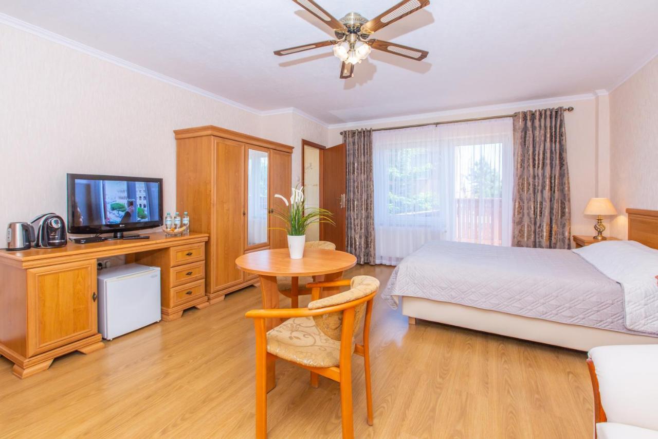 Rades Bed & Breakfast Wladyslawowo Bagian luar foto