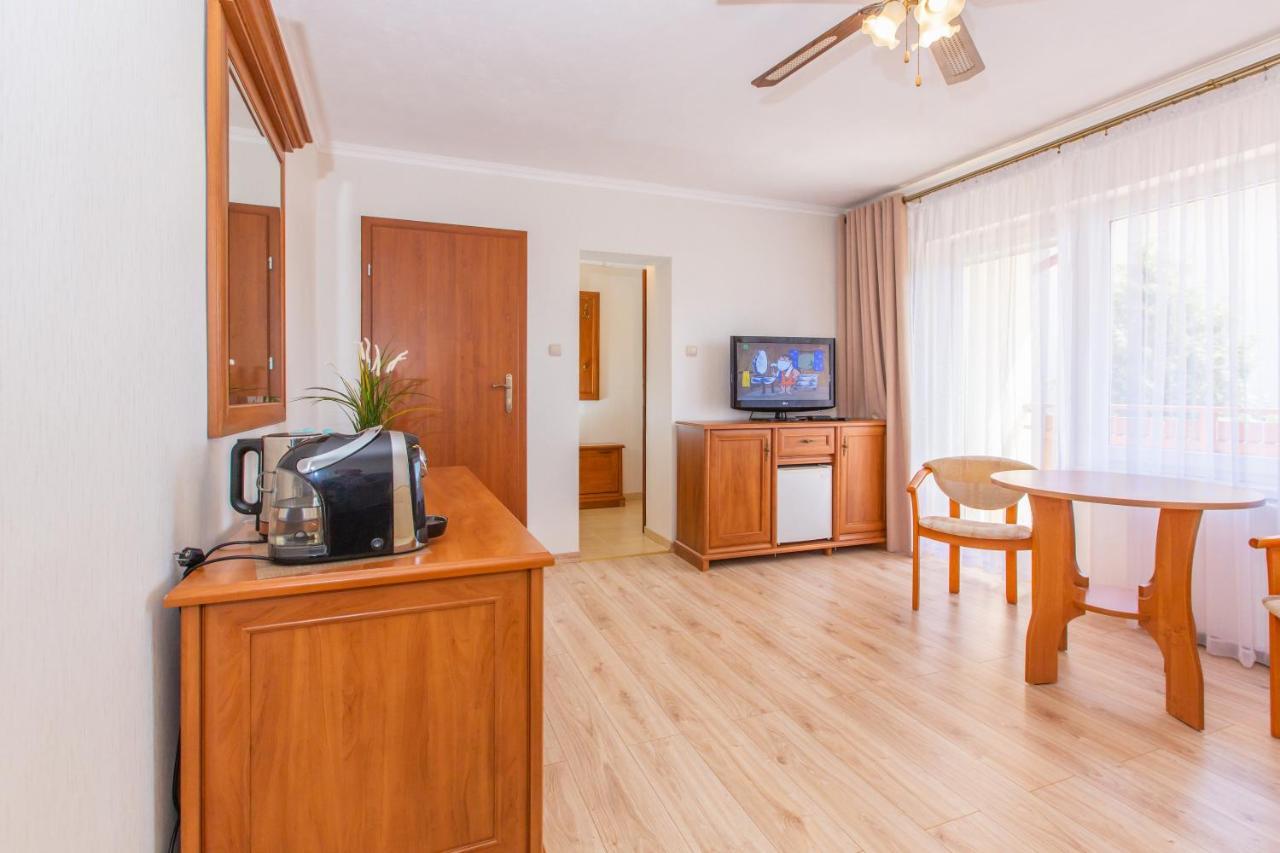Rades Bed & Breakfast Wladyslawowo Bagian luar foto